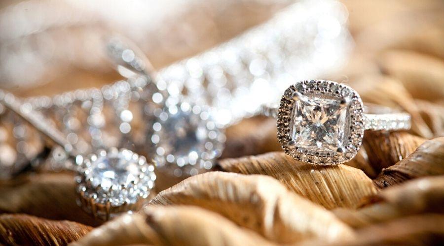 Cubic Zirconia vs. Diamond: Differences You Should Know - Lexie Jordan Jewelry