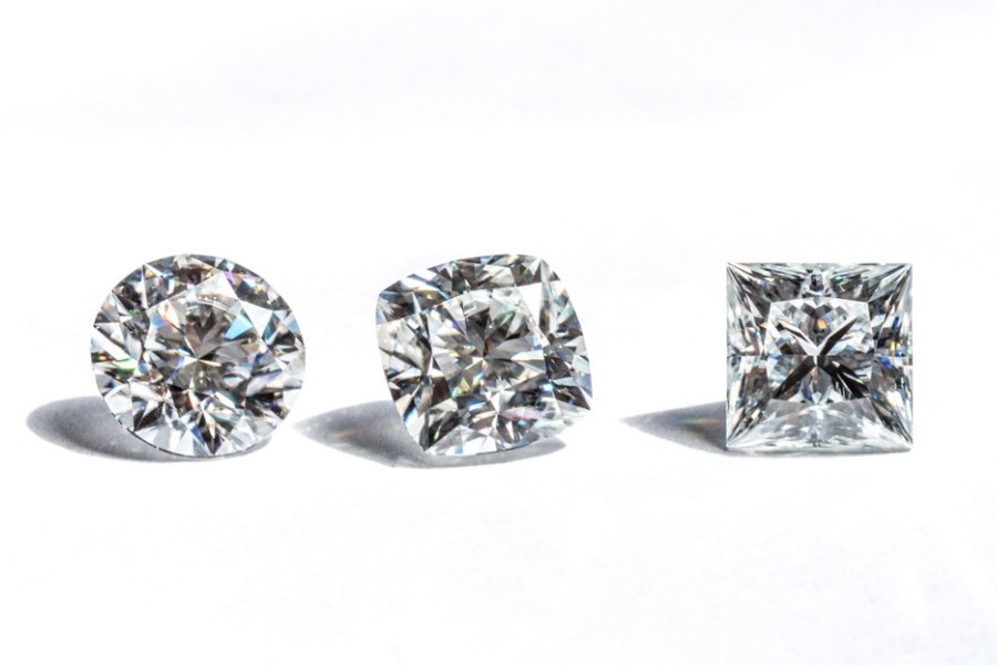 Cushion Cut Vs Round Cut Diamonds: Which Is The Better Choice For You? - Lexie Jordan Jewelry