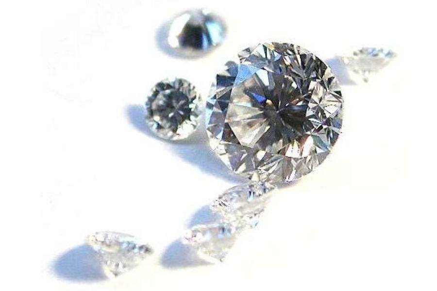 How To Tell If A Diamond is Real: 11 Tests You Can Do Right Now - Lexie Jordan Jewelry