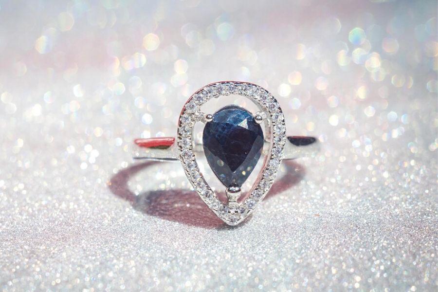 What Is Black Sapphire? A Guide to Its Beauty and Strength - Lexie Jordan Jewelry